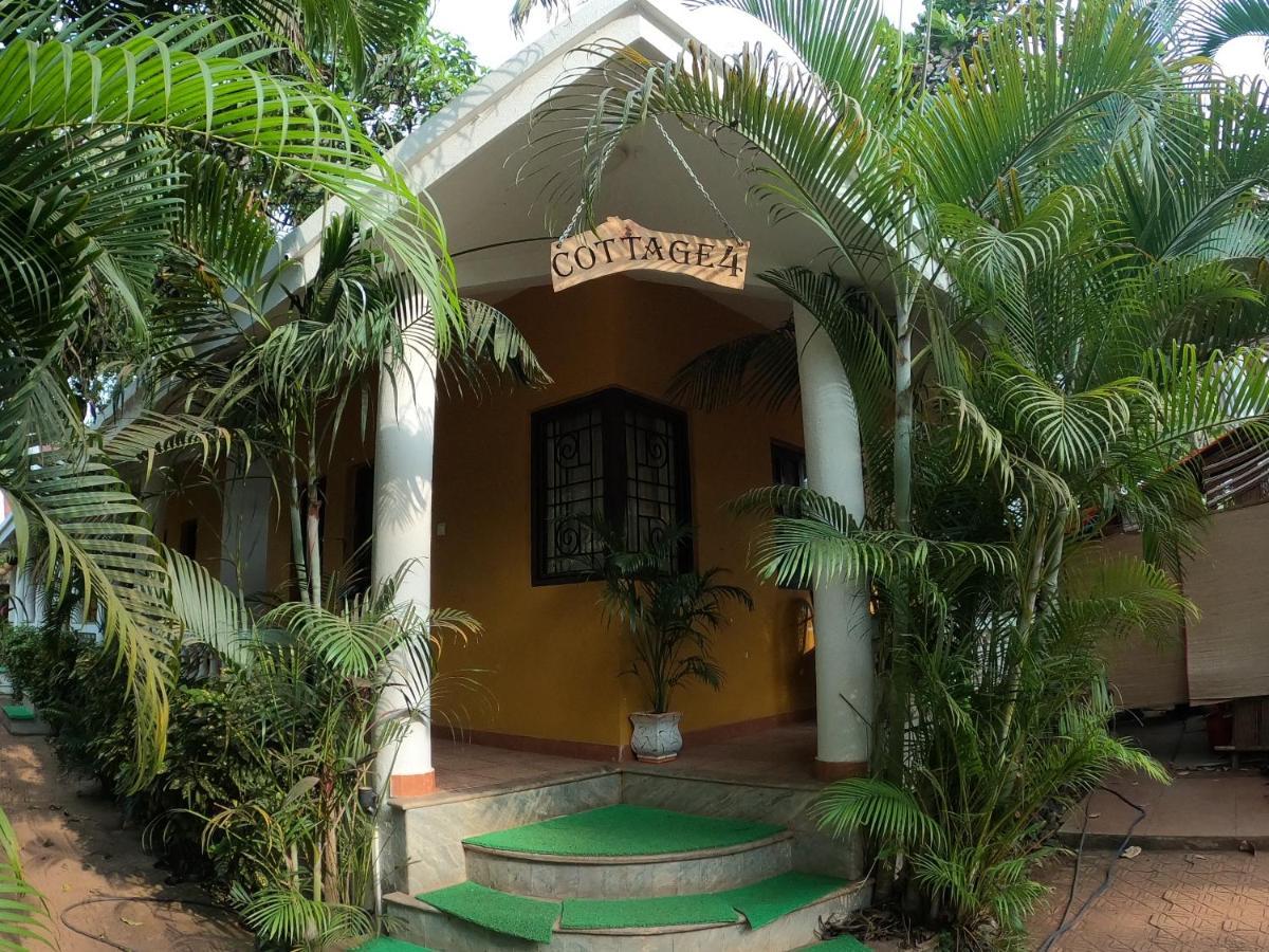 Red Soil Cozy Cottages- Вагатор Экстерьер фото